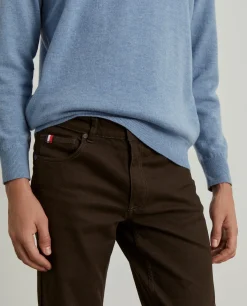 Calças regular fit com cinco bolsos