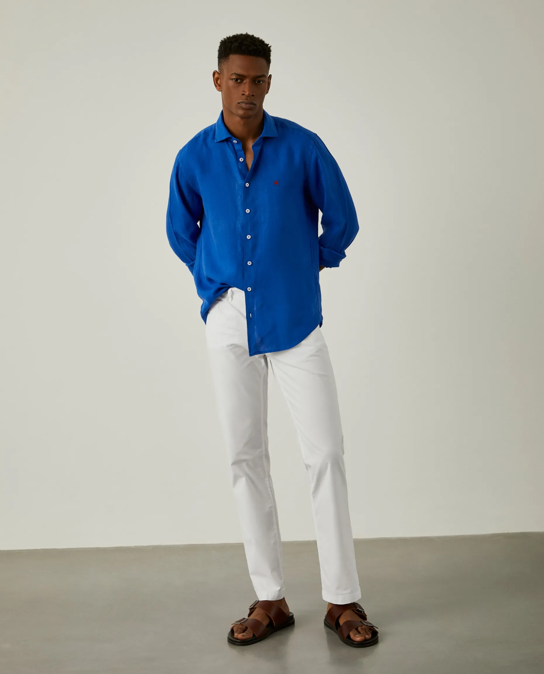 Calças regular fit com cinco bolsos