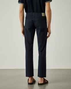 Calças regular fit com cinco bolsos