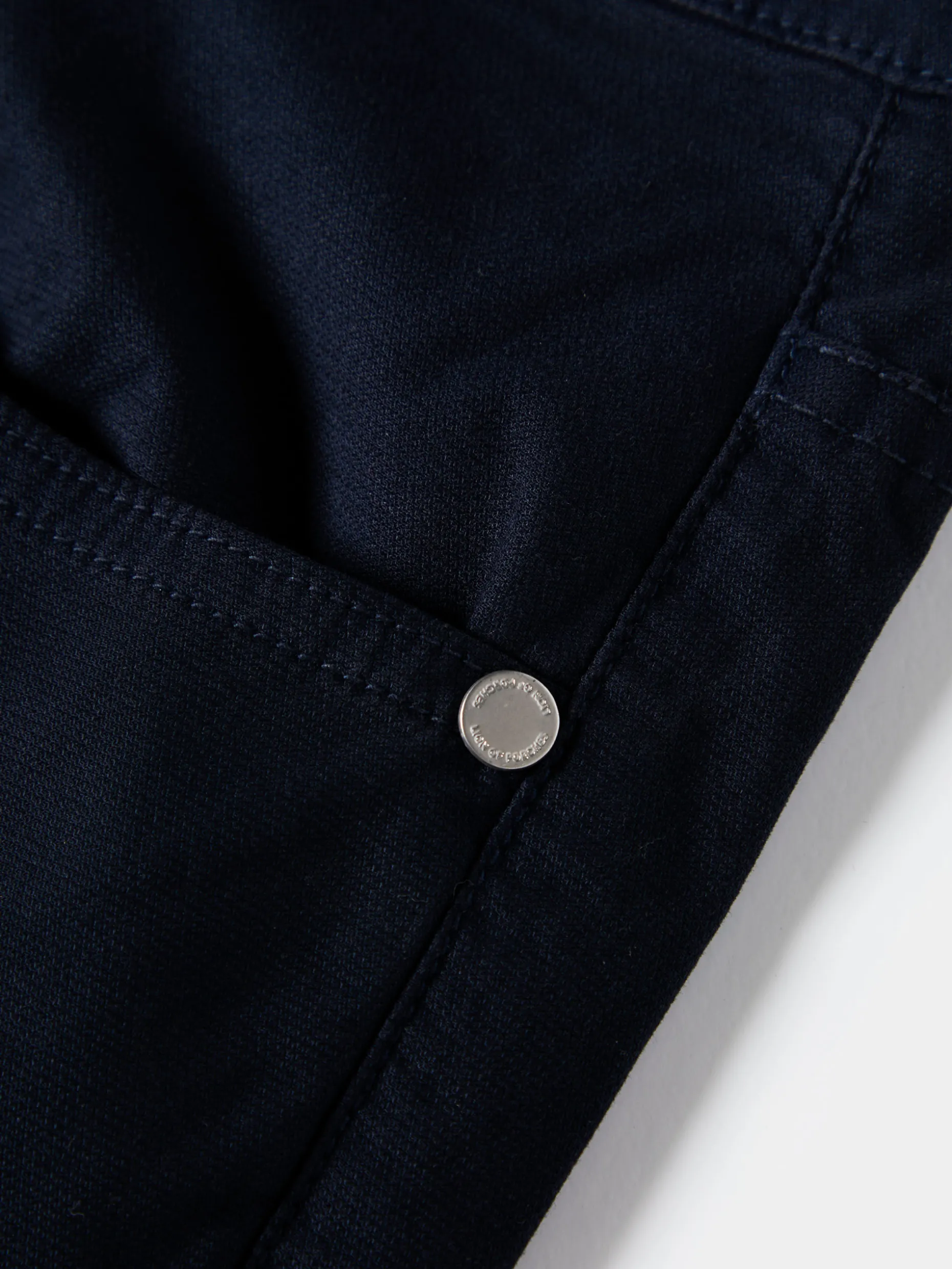 Calças regular fit com cinco bolsos