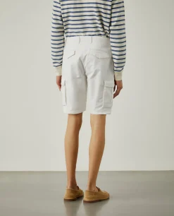 Calções bermuda com bolsos laterais