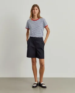 Calções chino com pregas em cupro