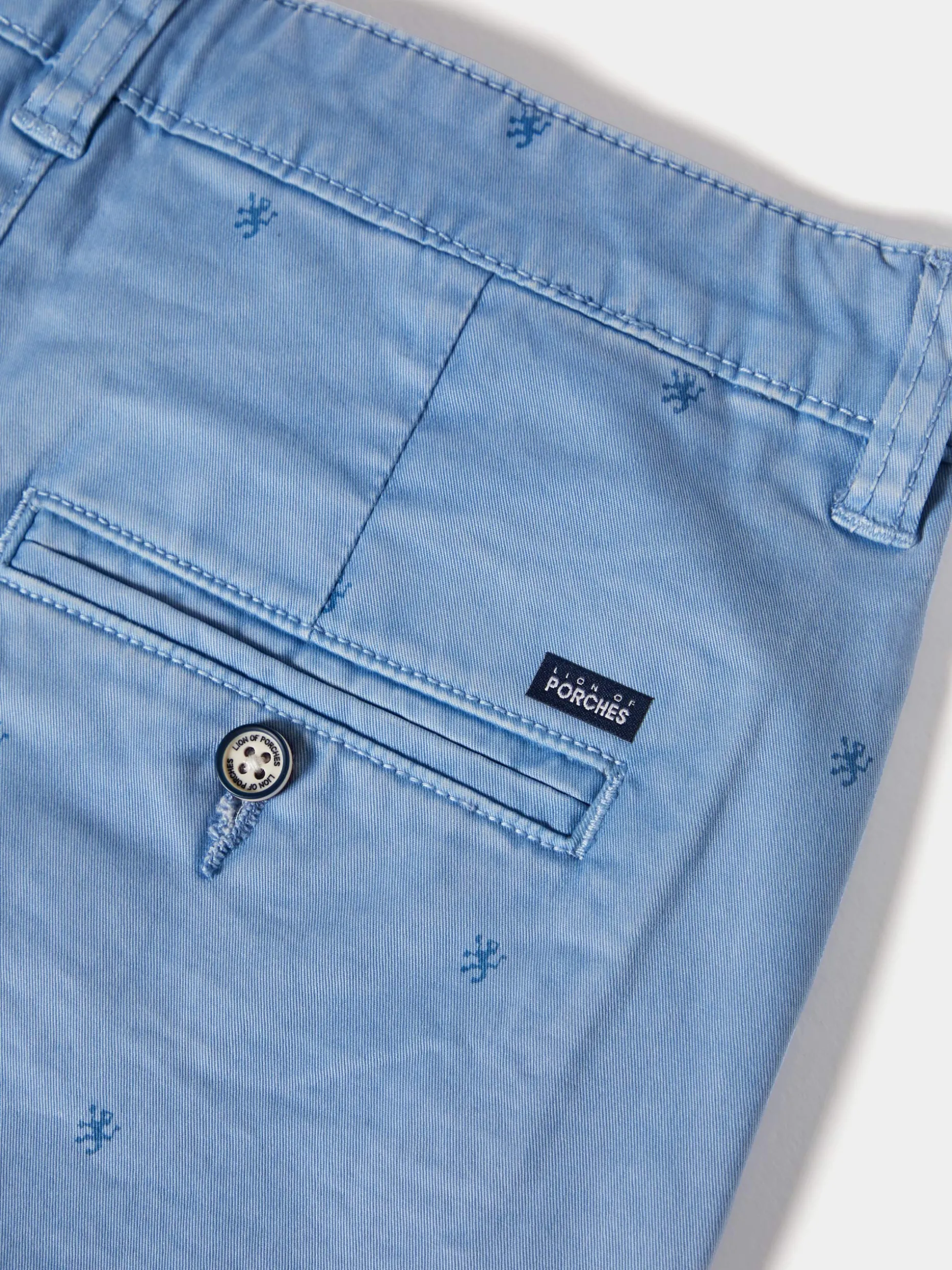 Calções com estampado de leões