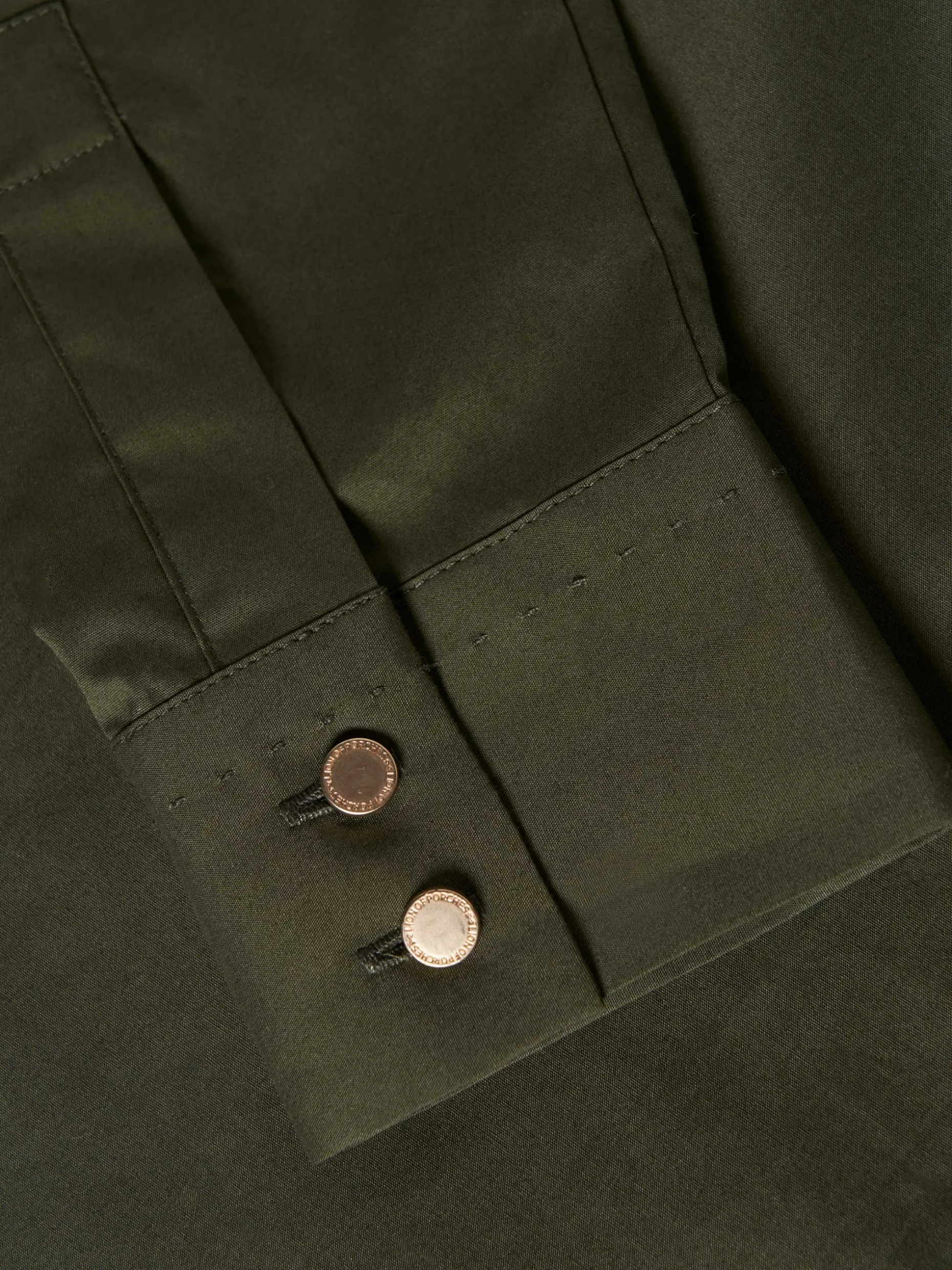 Camisa clássica cintada