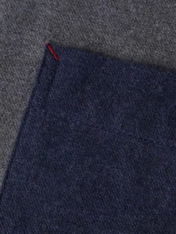 Camisa com bolso em contraste