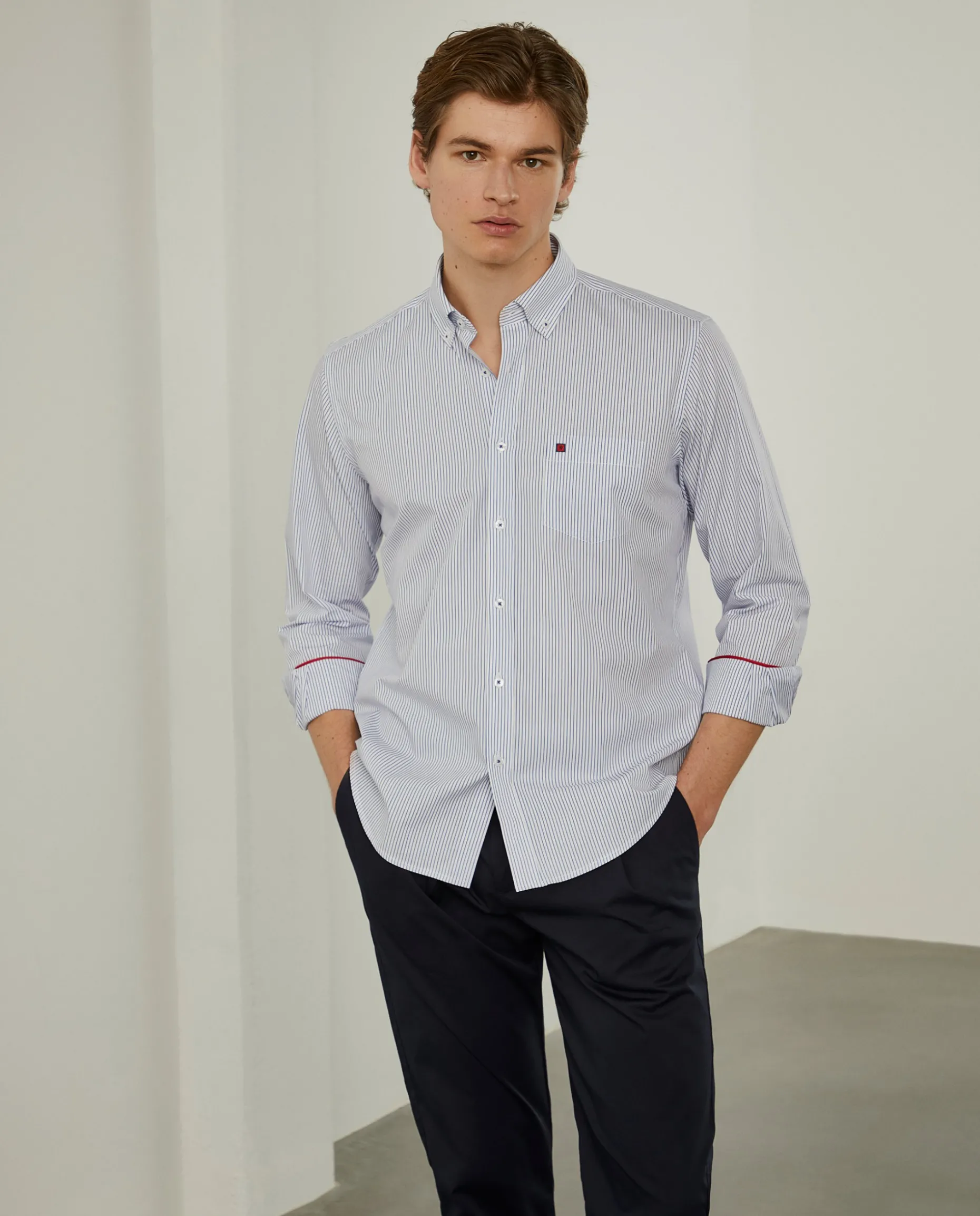 Camisa de riscas regular fit em popelina