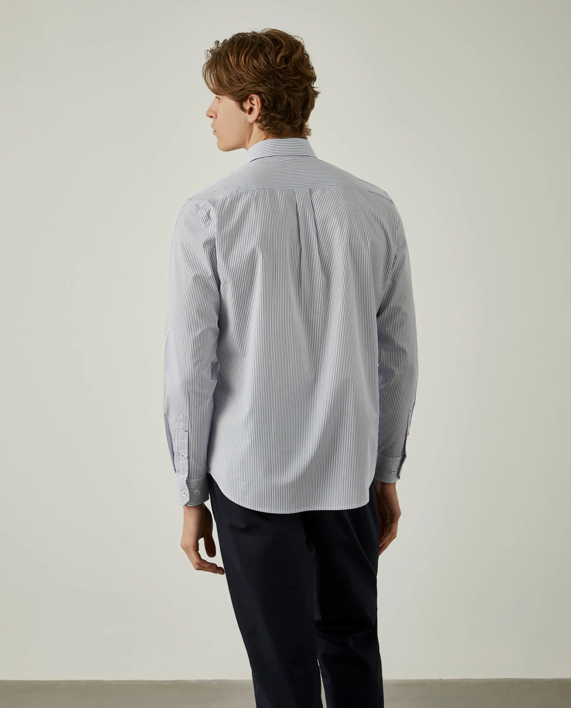 Camisa de riscas regular fit em popelina