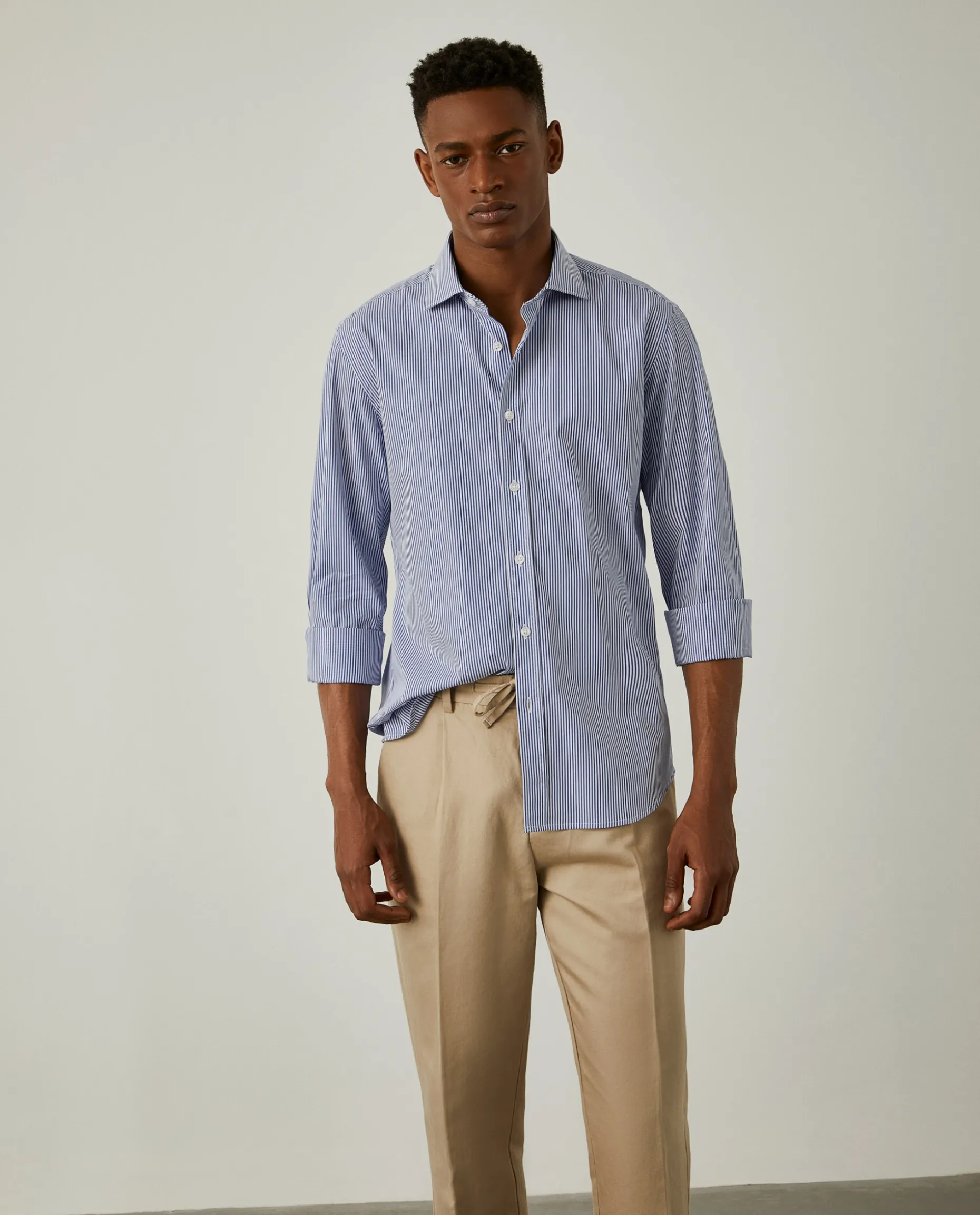 Camisa de riscas slim fit em popelina