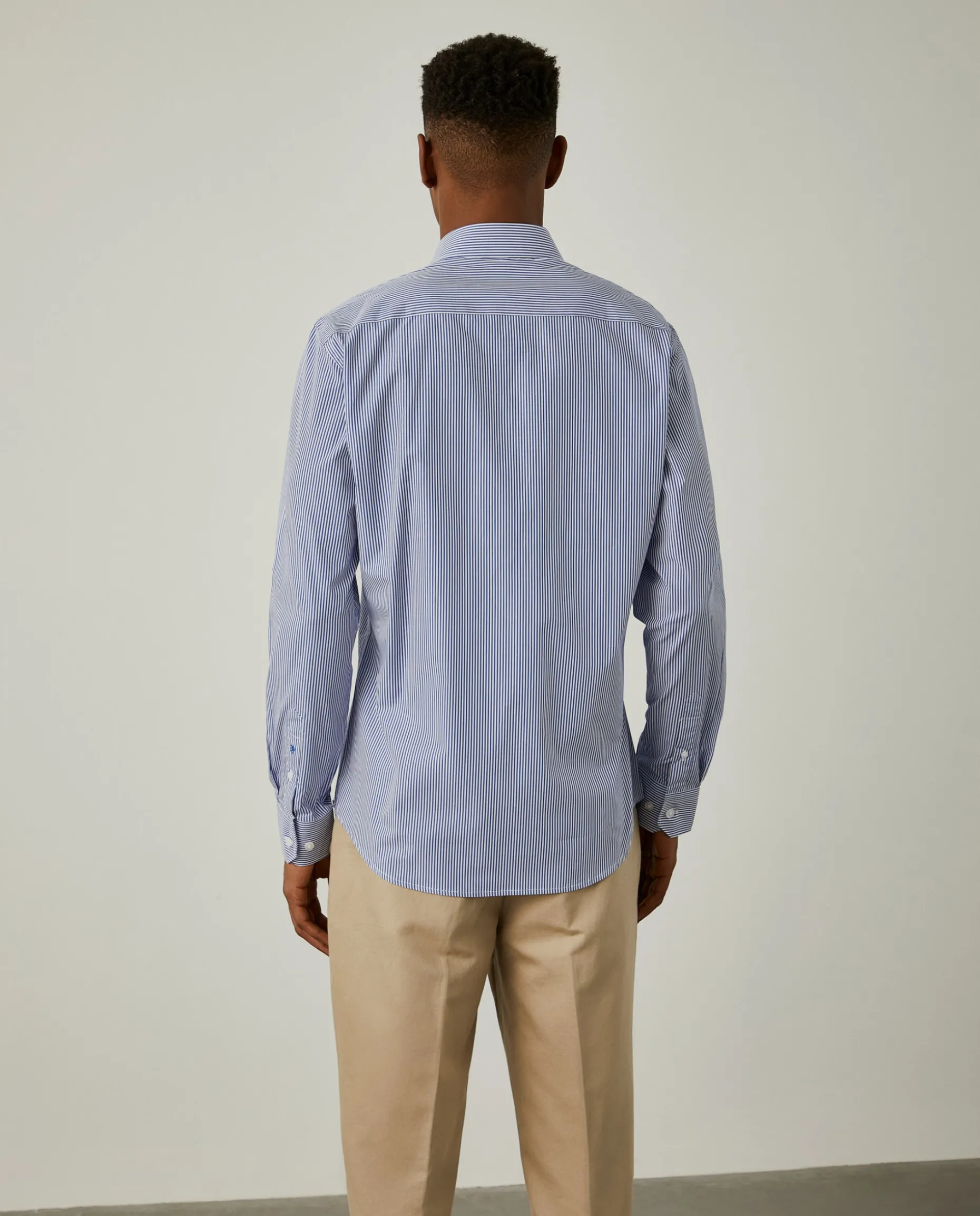 Camisa de riscas slim fit em popelina