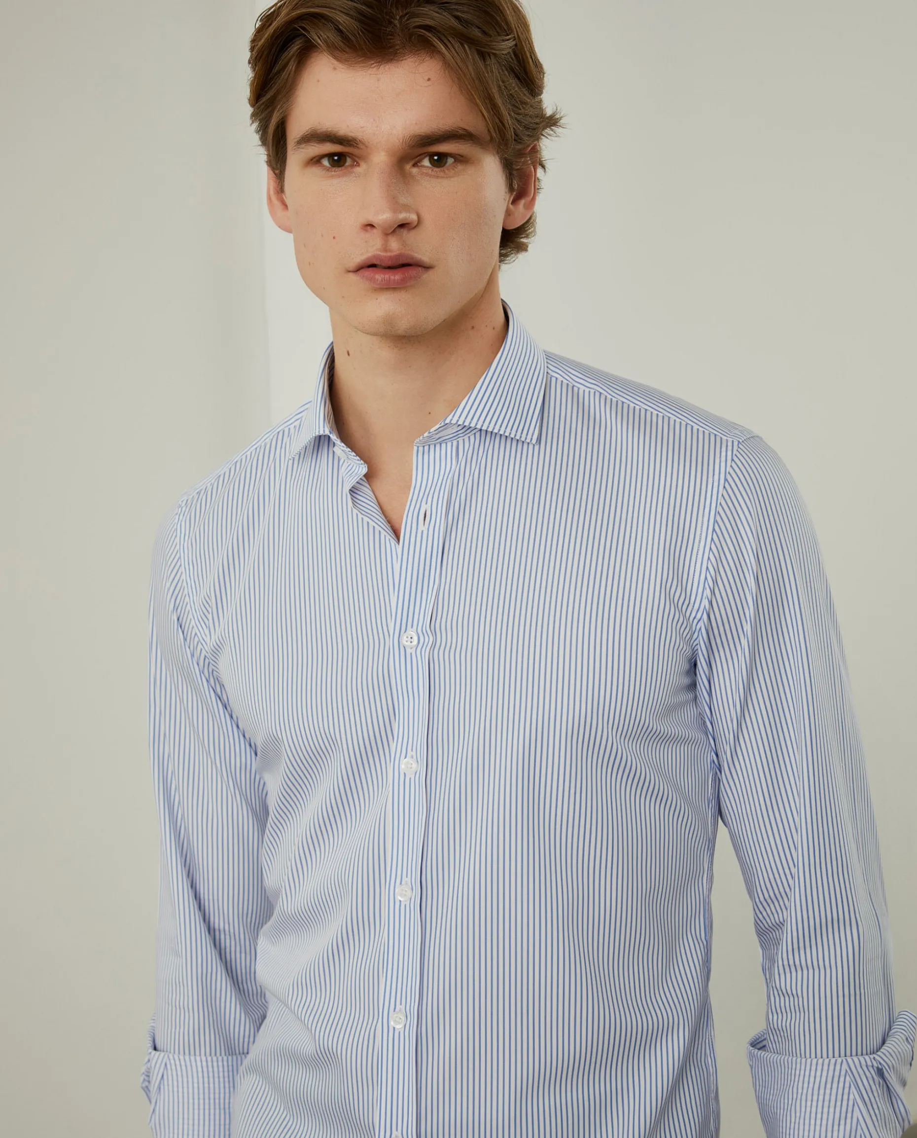 Camisa de riscas slim fit em popelina