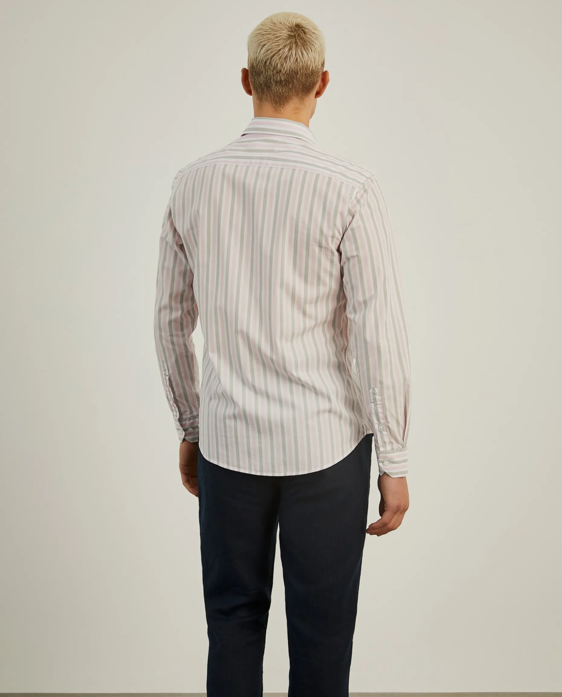 Camisa de riscas slim fit em popelina