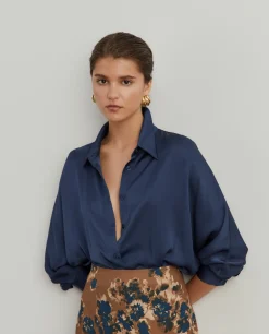 Camisa fluida acetinada