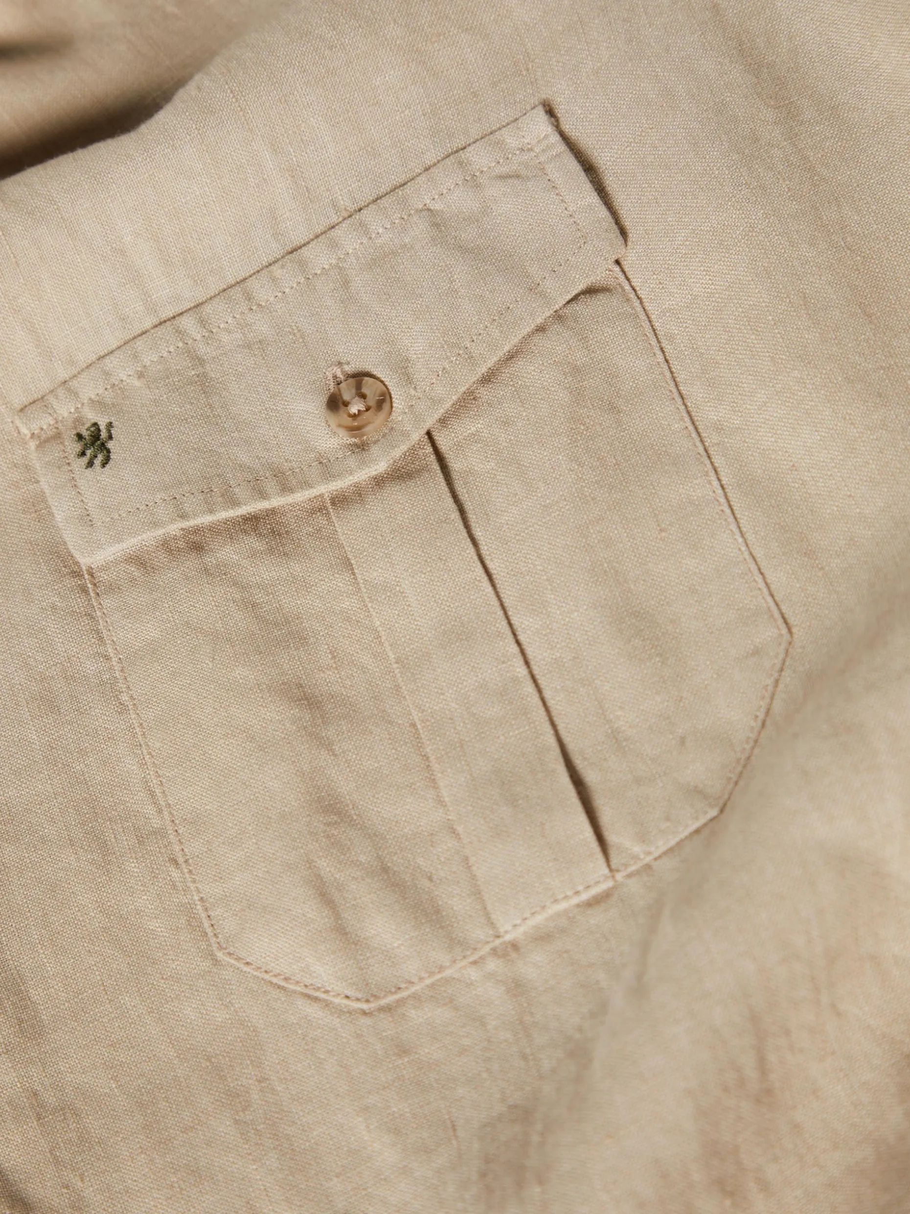 Camisa manga curta slim fit em linho