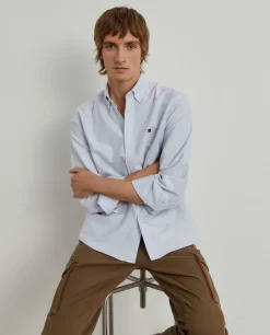 Camisa oxford regular fit com padrão de riscas