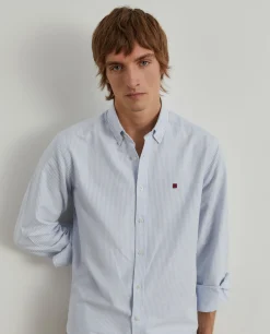 Camisa oxford regular fit com padrão de riscas