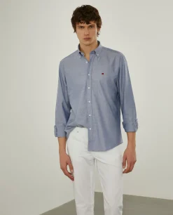 Camisa oxforf lisa regular fit