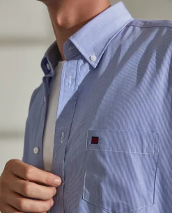 Camisa regular fit com padrão de riscas