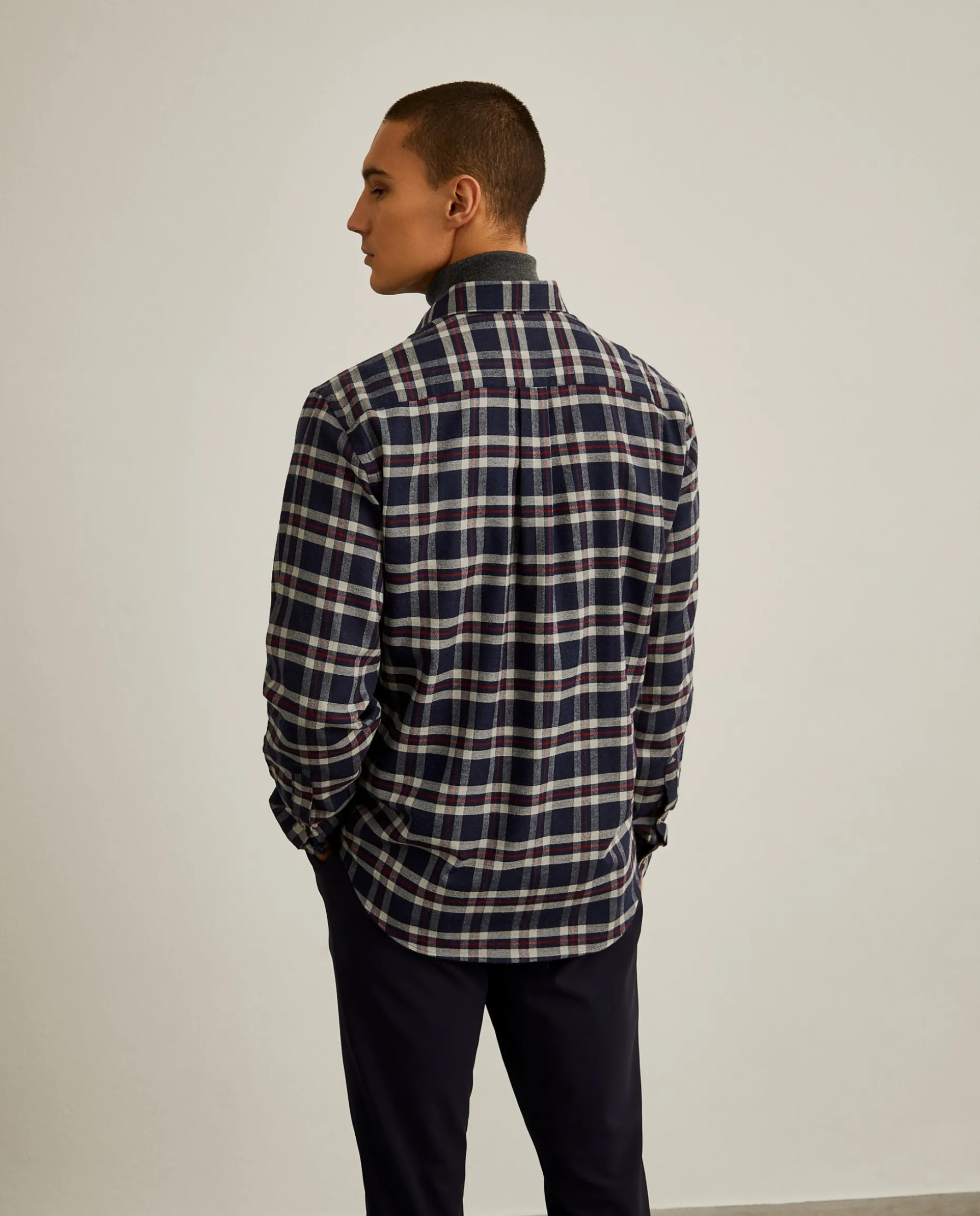 Camisa regular fit com padrão de xadrez