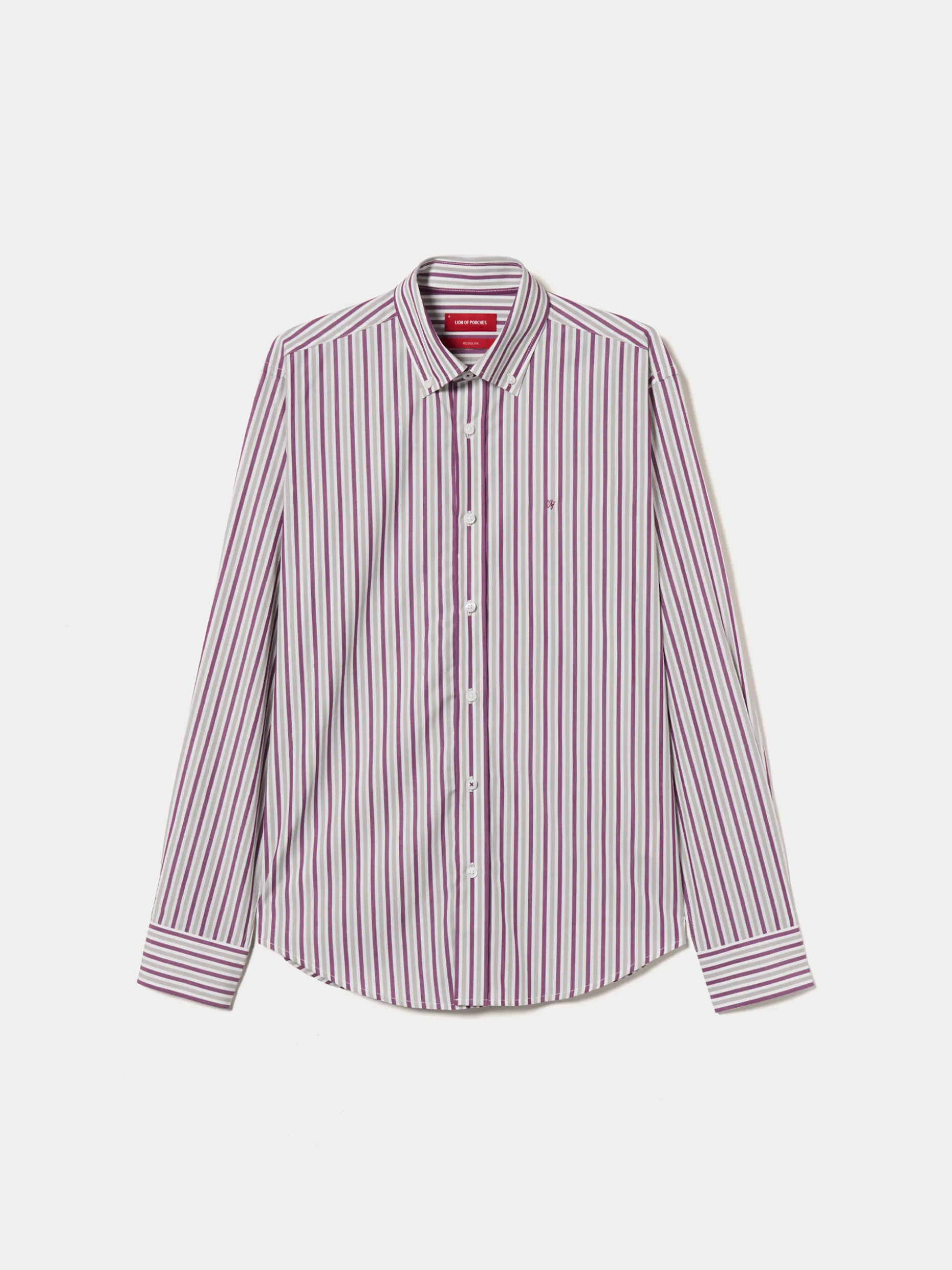 Camisa regular fit com padrão de riscas