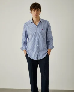 Camisa regular fit às riscas