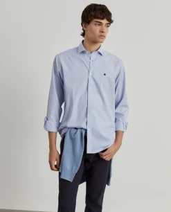 Camisa regular fit às riscas