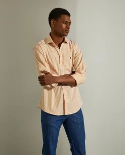 Camisa slim fit com padrão de riscas