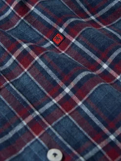 Camisa slim fit com padrão de xadrez