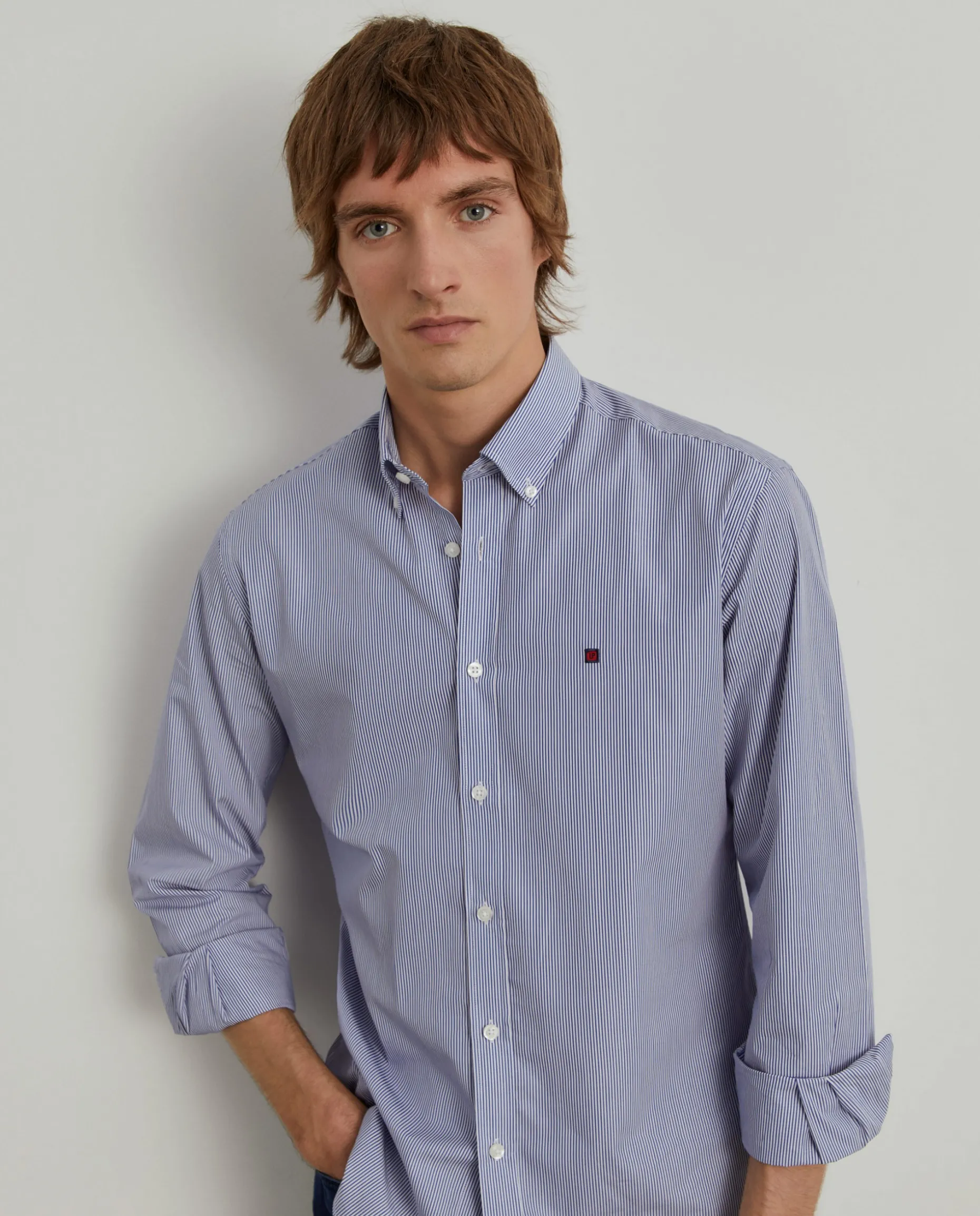 Camisa slim fit de algodão às riscas