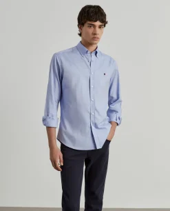 Camisa slim fit de algodão em cor lisa