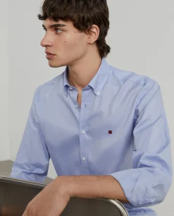 Camisa slim fit de algodão em cor lisa