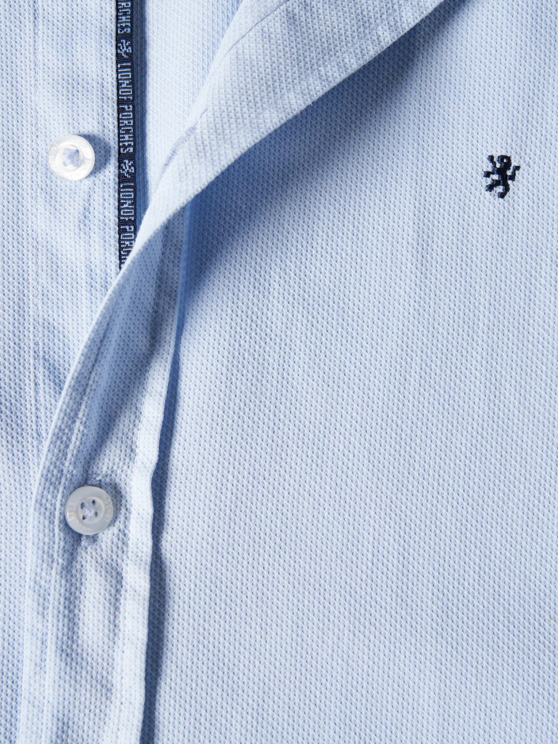 Camisa slim fit de algodão garment dye