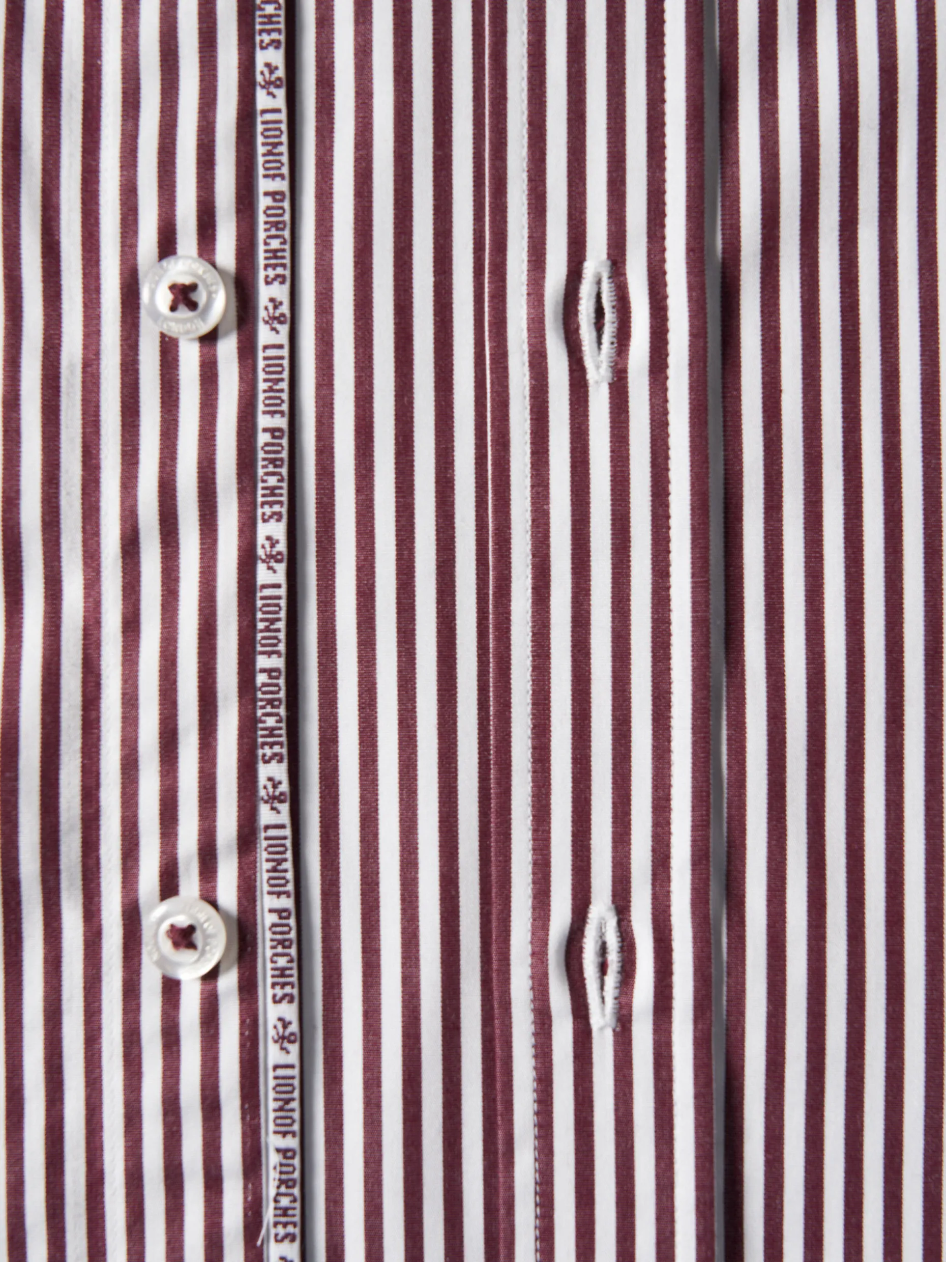 Camisa slim fit de algodão às riscas
