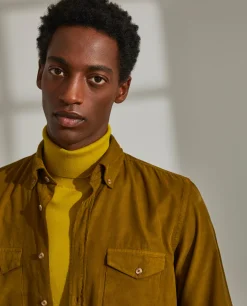 Camisa slim fit de bombazine em cor lisa