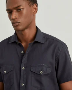 Camisa slim fit de manga curta