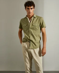 Camisa slim fit de manga curta