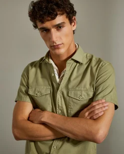 Camisa slim fit de manga curta