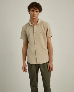 Camisa slim fit de manga curta