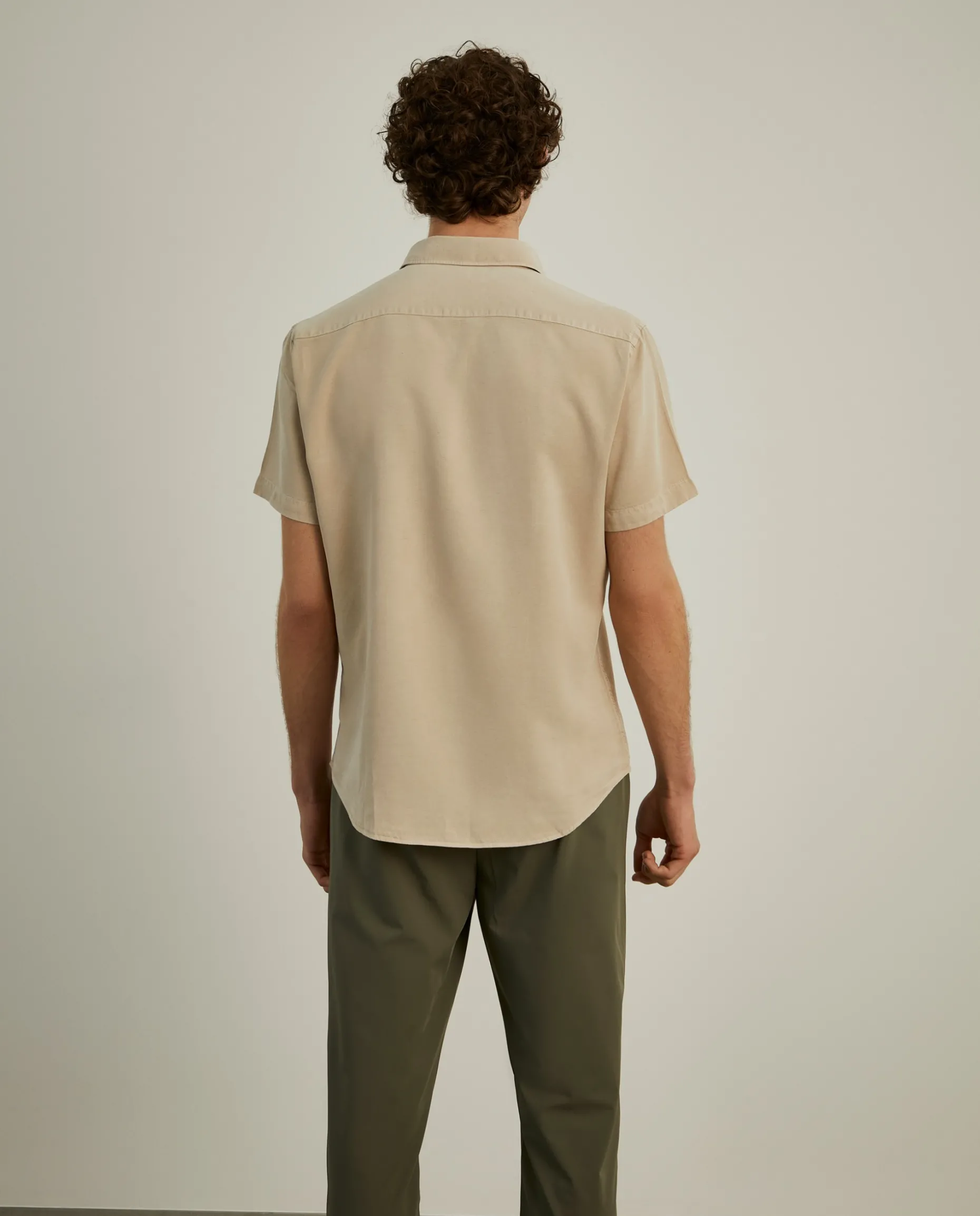 Camisa slim fit de manga curta