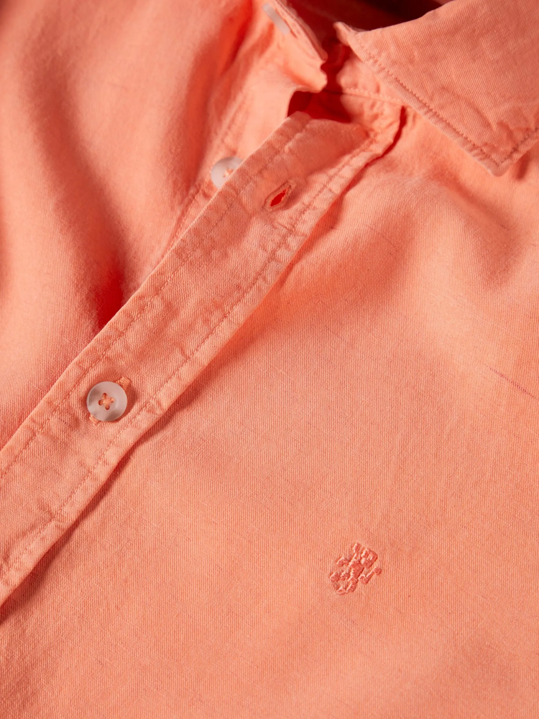 Camisa slim fit de manga curta