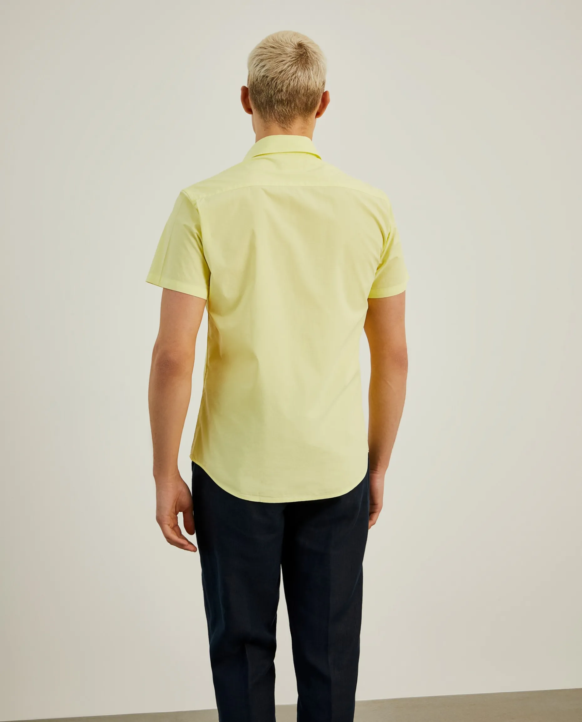 Camisa slim fit de manga curta