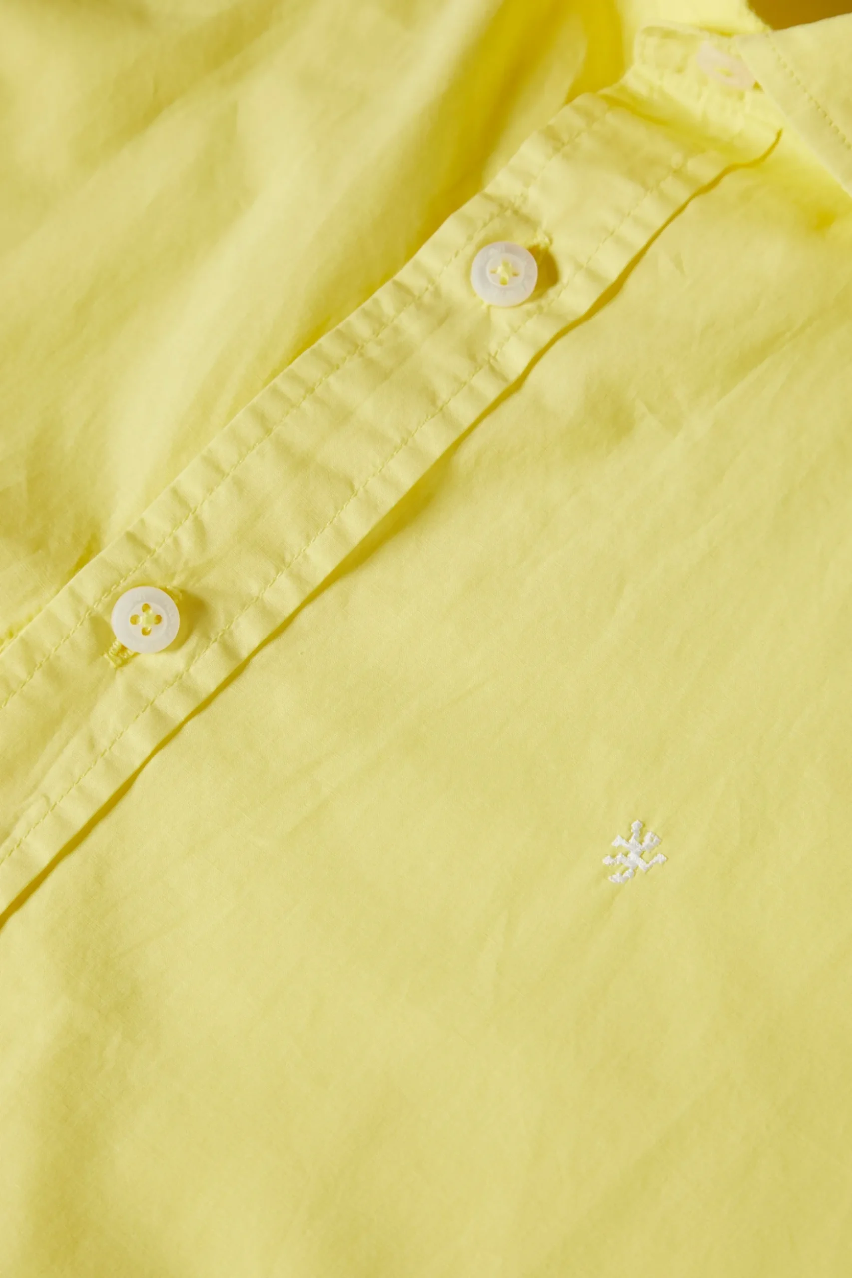 Camisa slim fit de manga curta