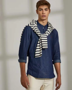 Camisa slim fit denim com carcela de polo