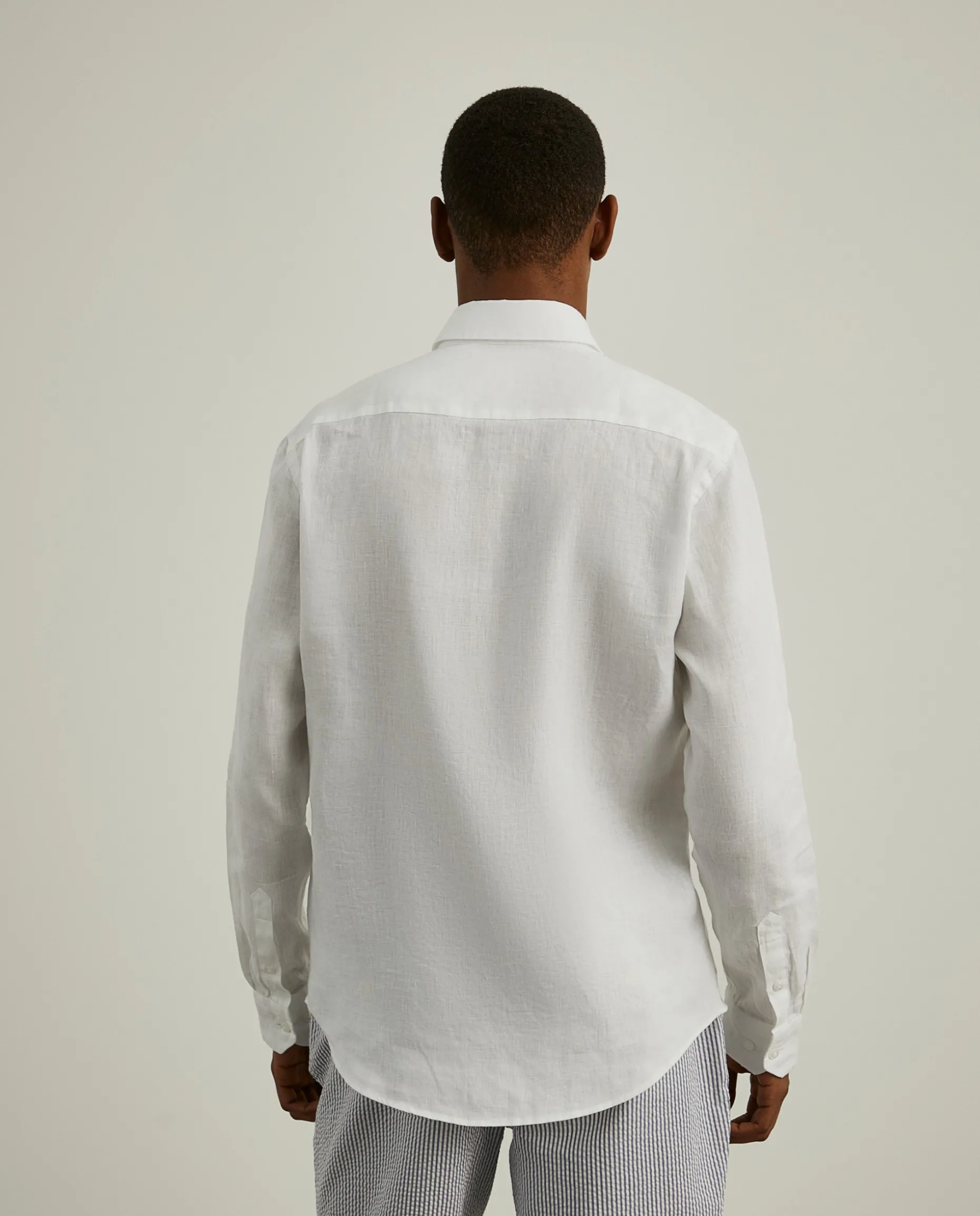 Camisa slim fit em linho garment dye