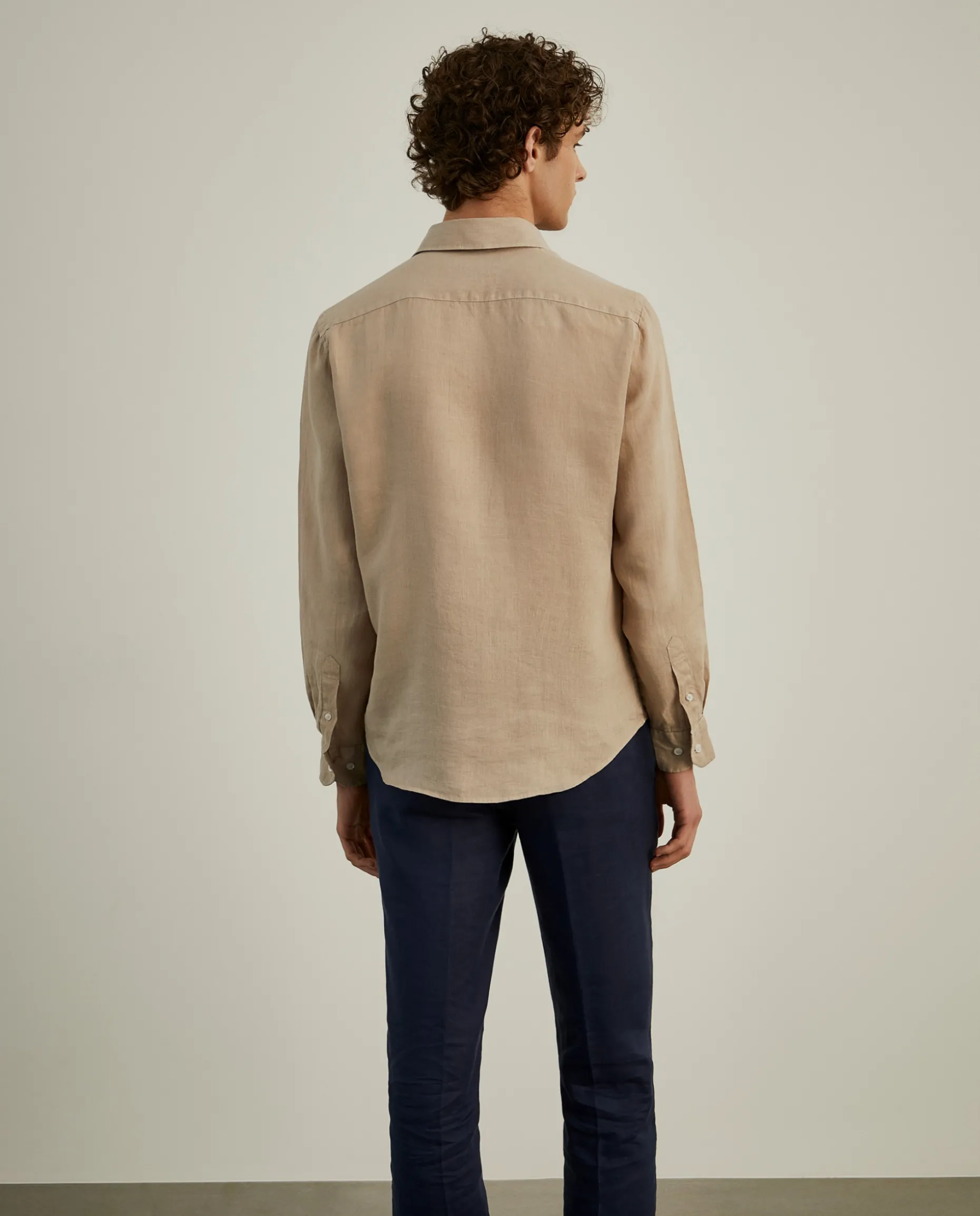 Camisa slim fit em linho garment dye