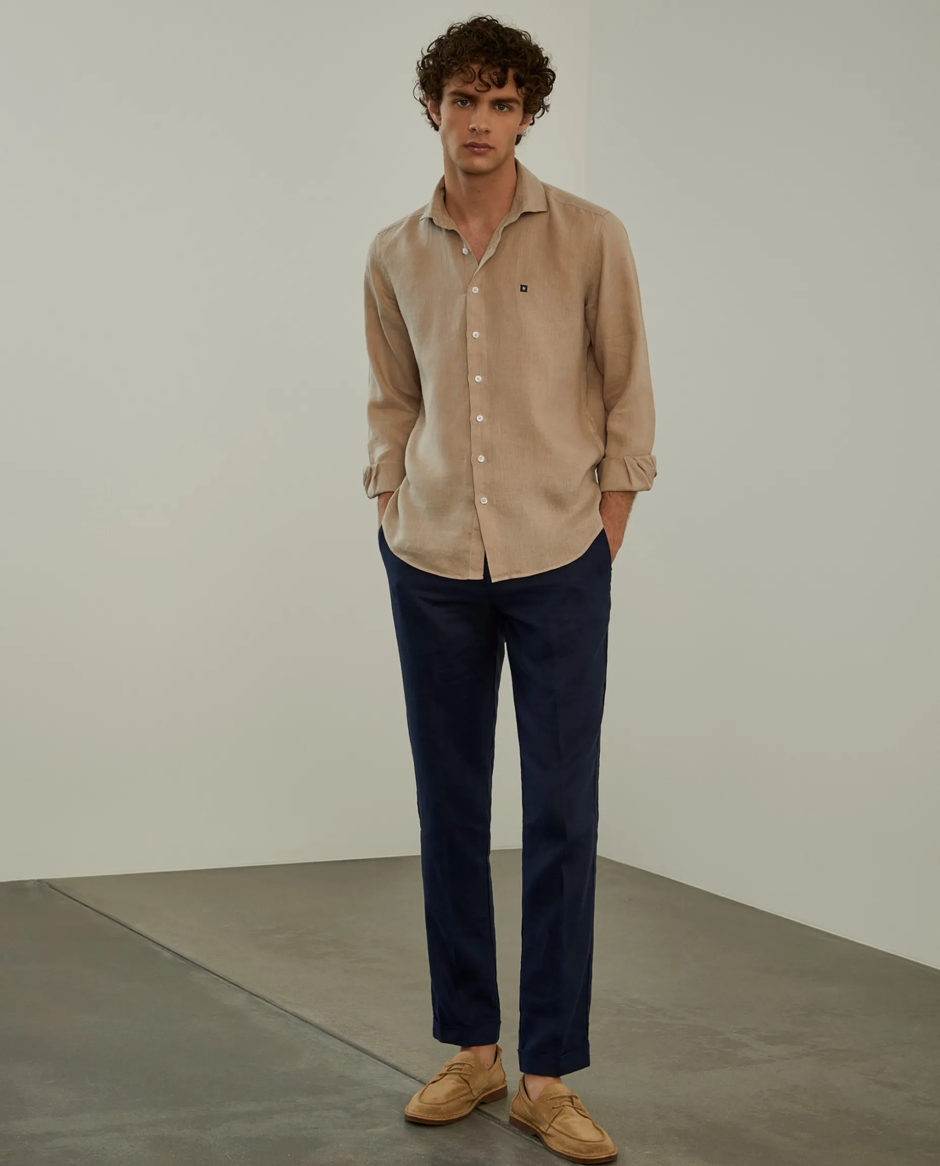 Camisa slim fit em linho garment dye