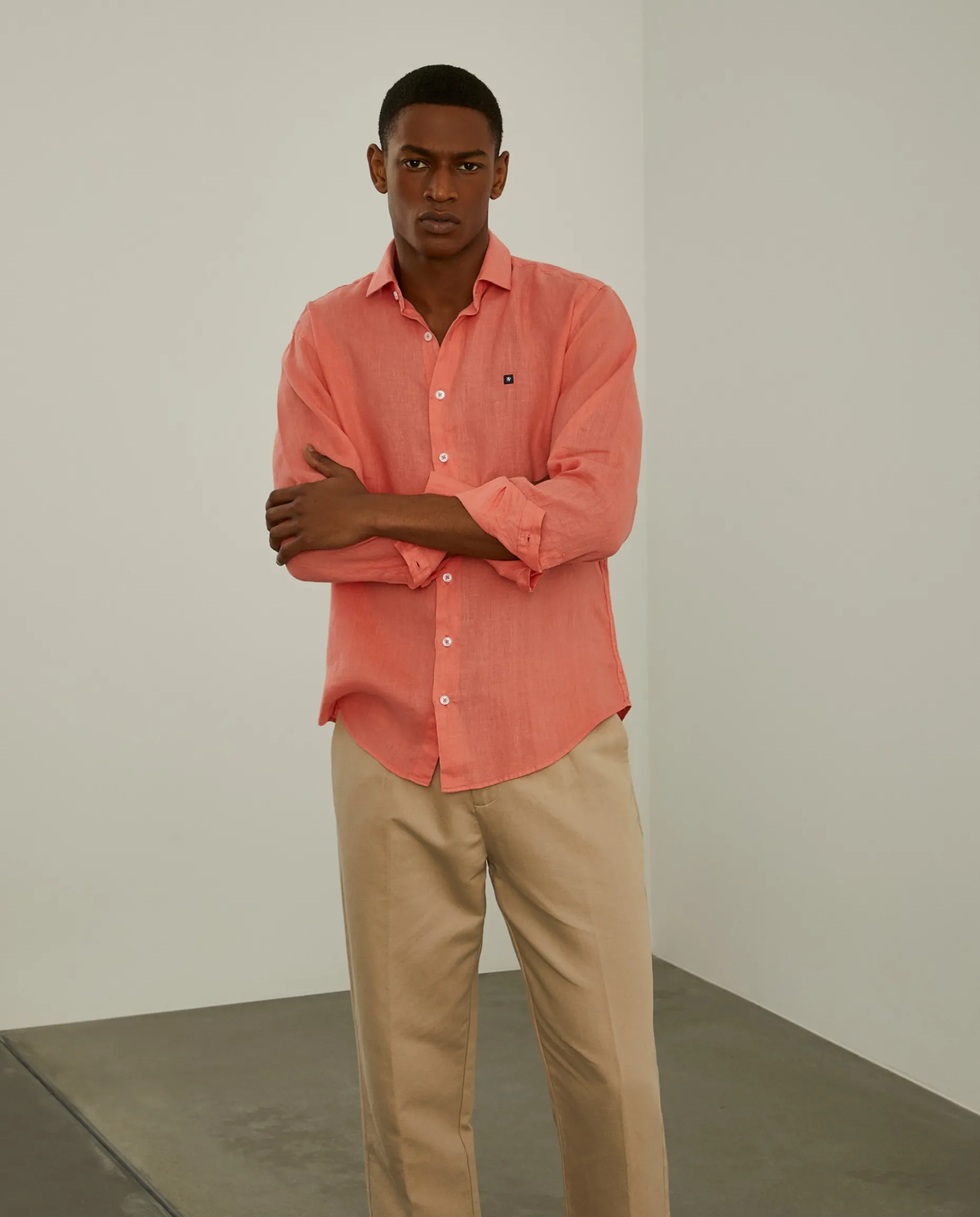 Camisa slim fit em linho garment dye