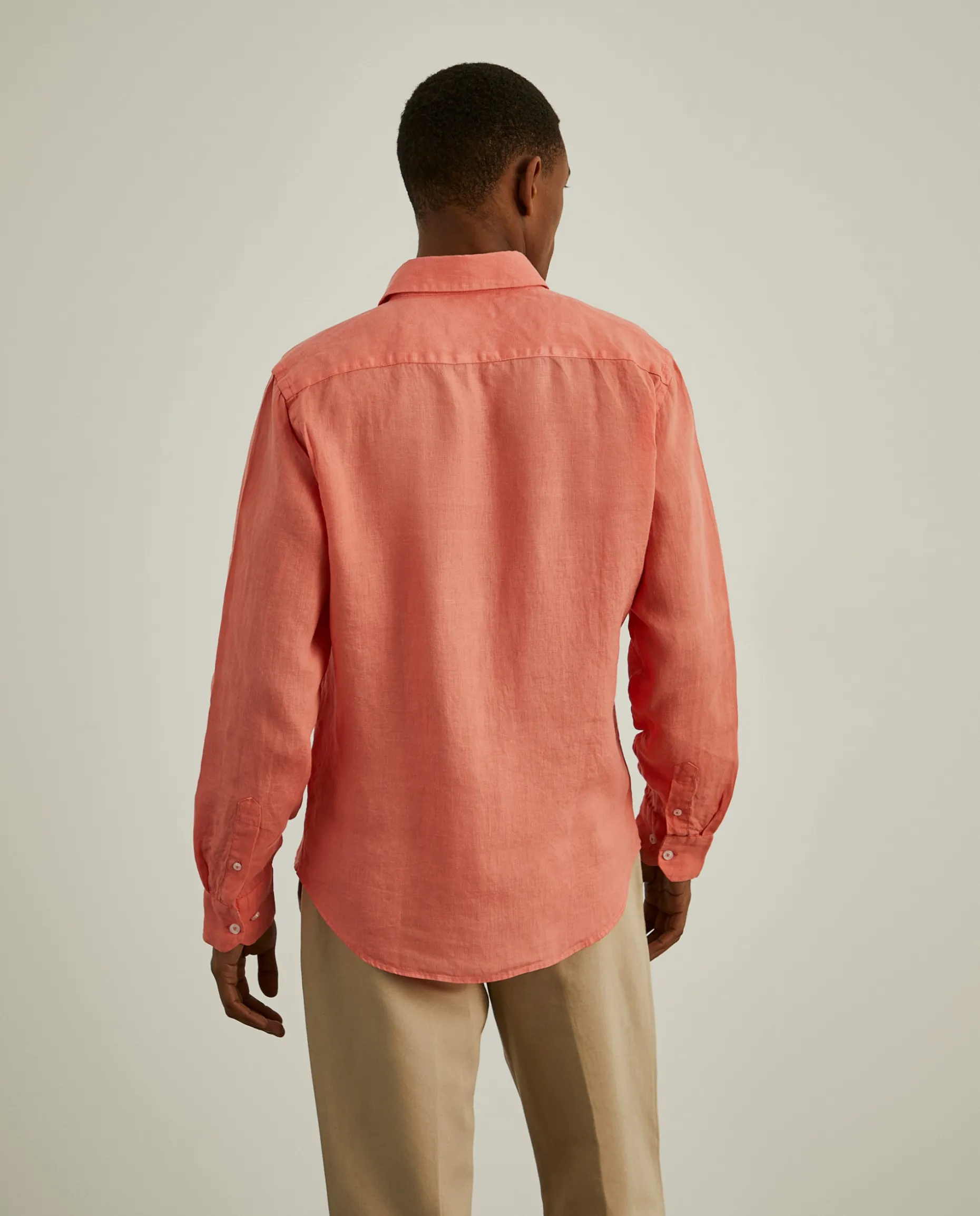 Camisa slim fit em linho garment dye