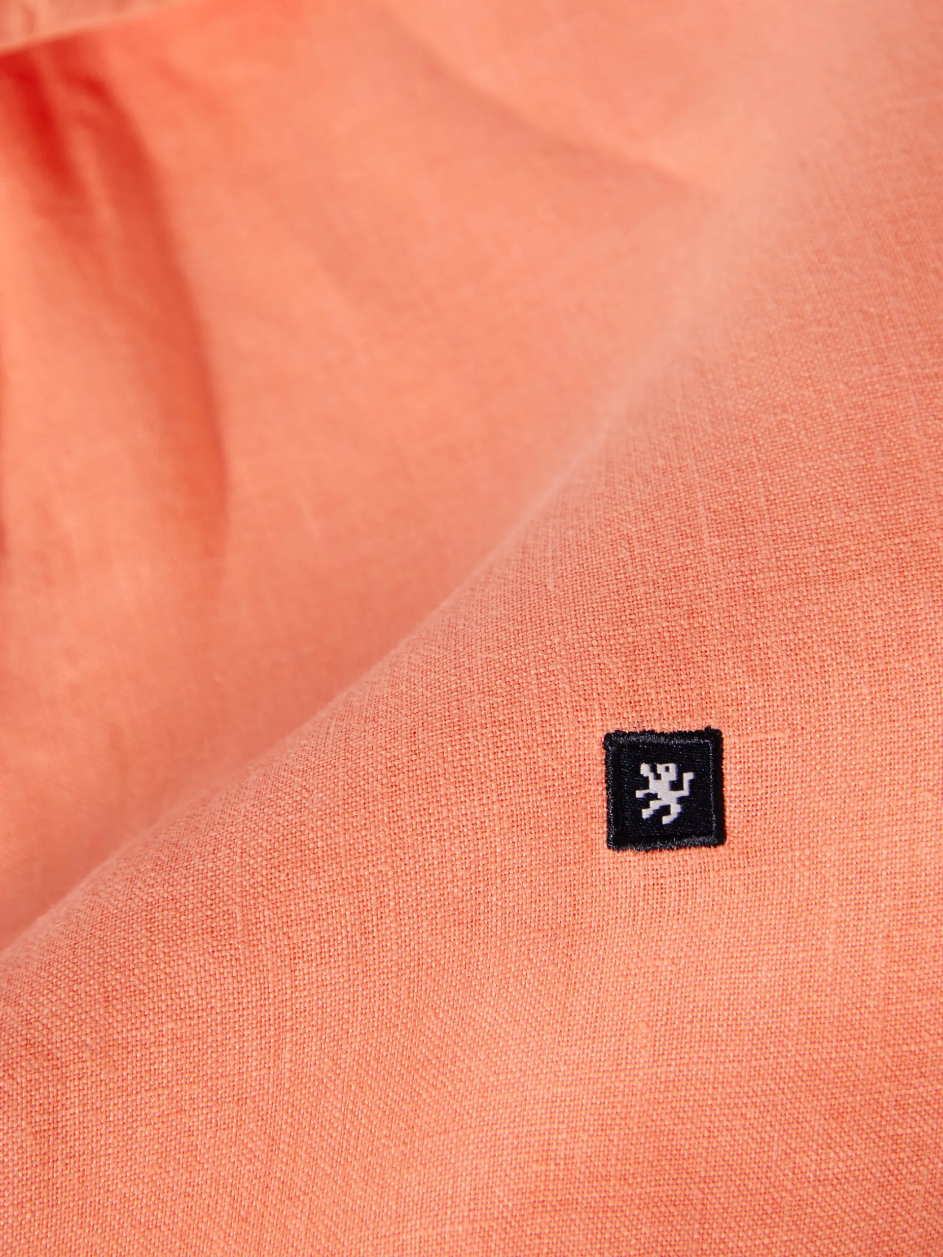 Camisa slim fit em linho garment dye