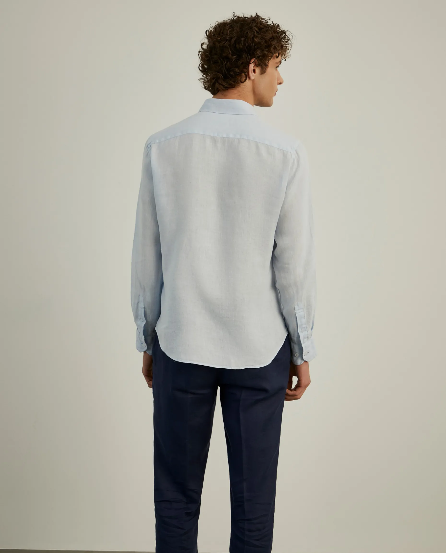 Camisa slim fit em linho garment dye