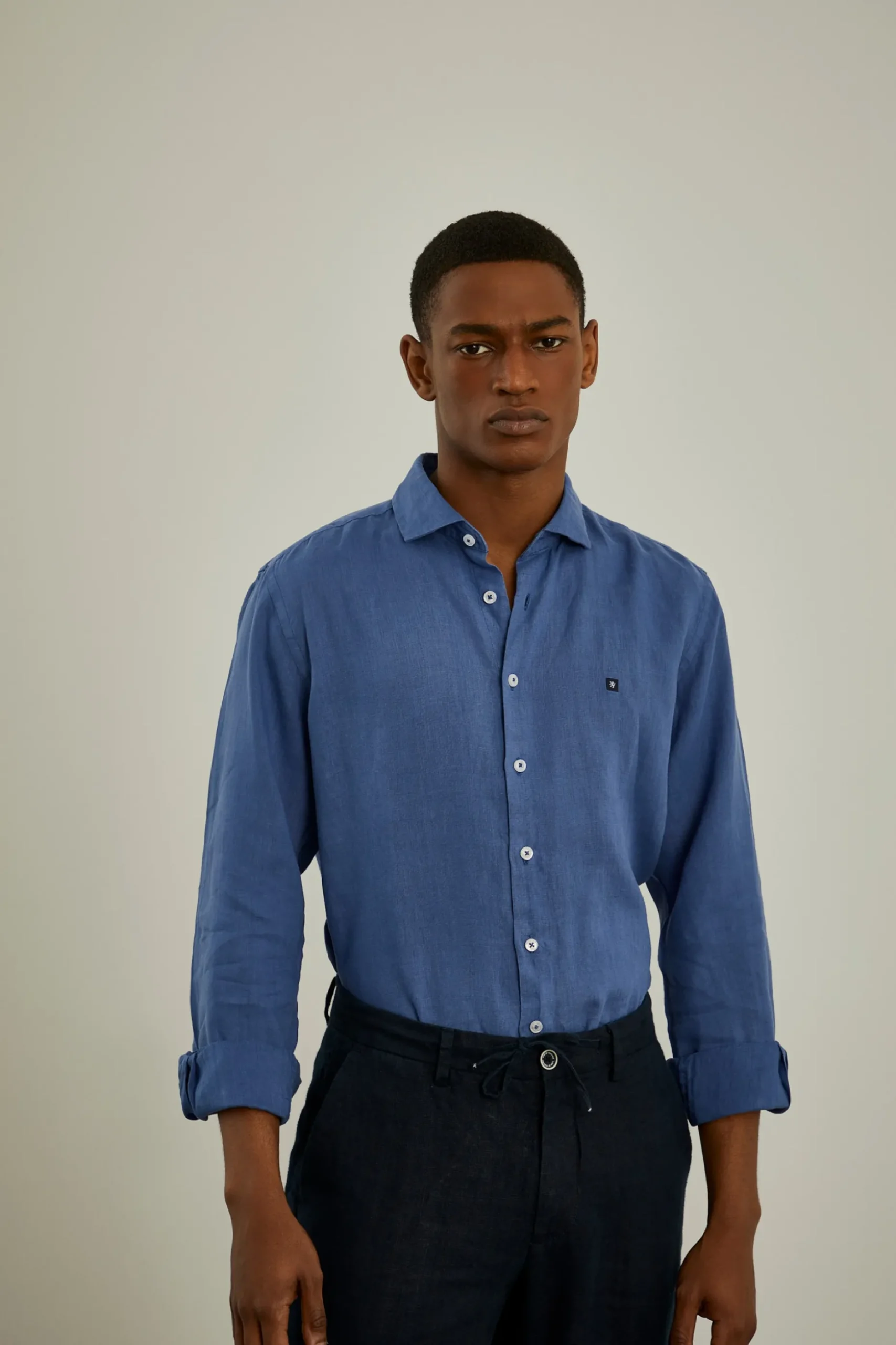 Camisa slim fit em linho garment dye